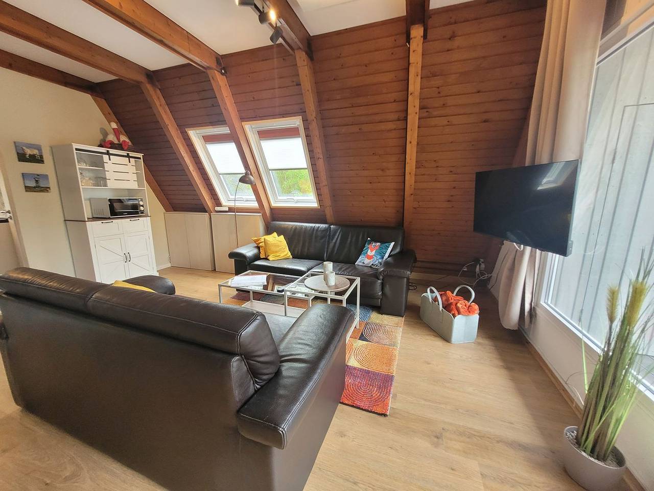 Nurdachhaus Storchennest: Komfortables Ferienhaus an der Nordsee in Butjadingen in Fedderwardersiel, Butjadingen