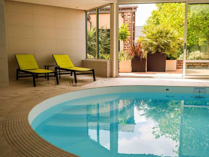 Hôtel pour 3 personnes, avec Terrasse et Jardin à Bruz