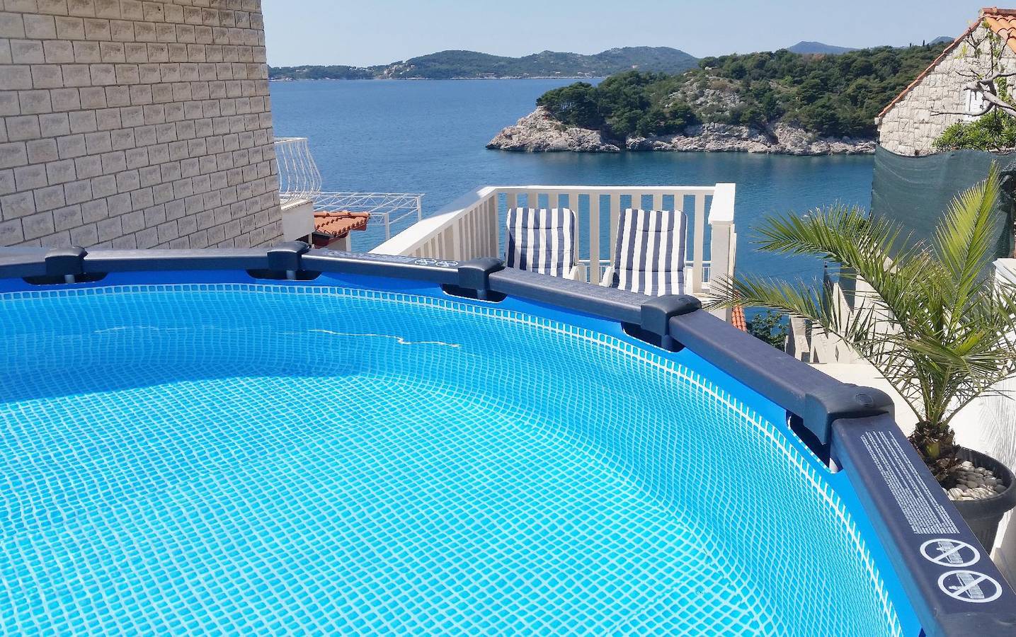 Entire holiday apartment, Light apartment with a modern interior in pleasant colours, with a balcony and a sea view in Zaton, Grad Dubrovnik