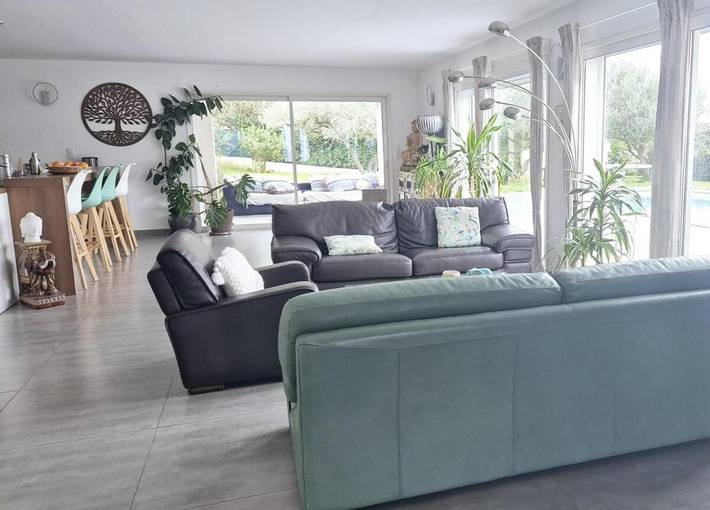 Location de vacances pour 15 personnes, avec vue ainsi que jardin et piscine à Saint-Hippolyte-de-Montaigu - 3