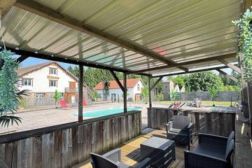Gîte pour 8 personnes, avec jardin ainsi que piscine et terrasse à Le Thillot