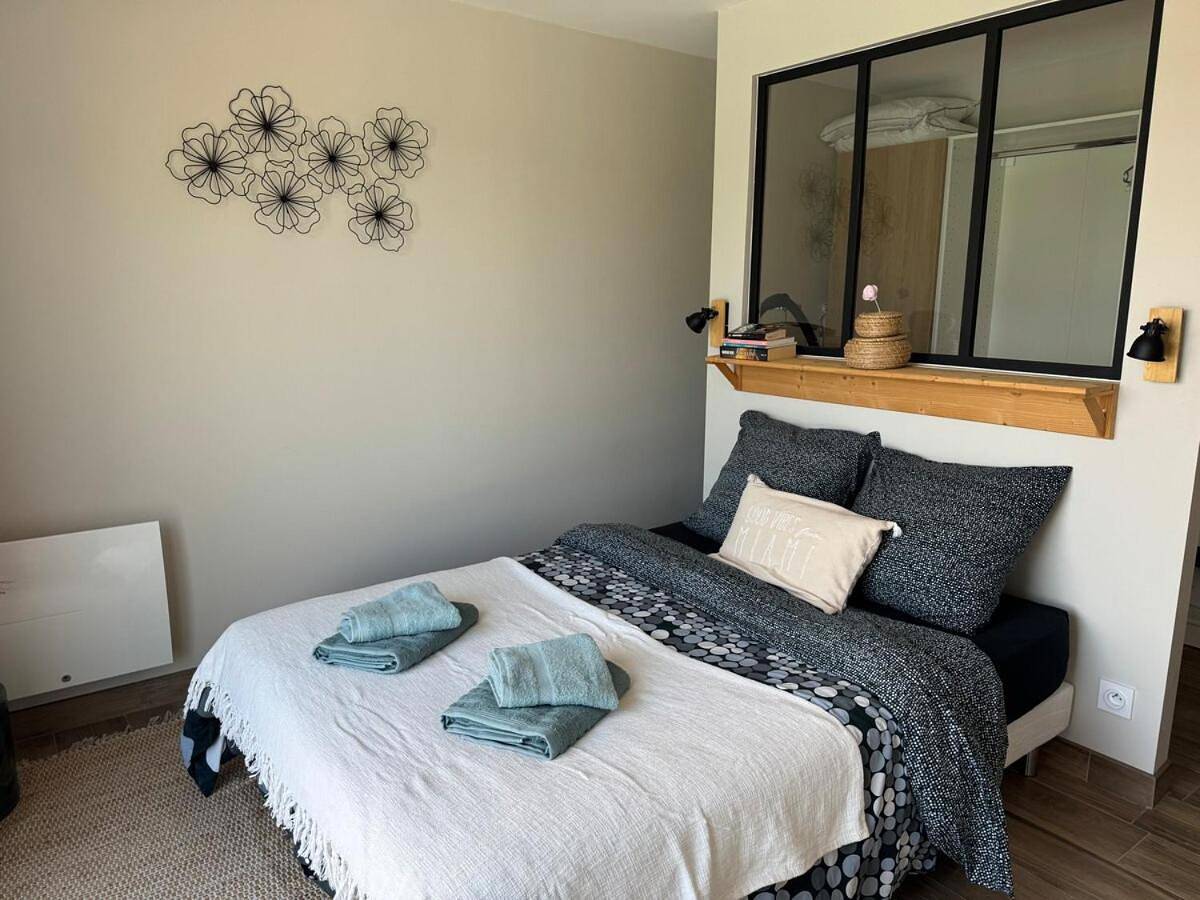 Appartement entier, One-Bedroom Apartment in Arpajon-sur-Cère, Région d'Aurillac