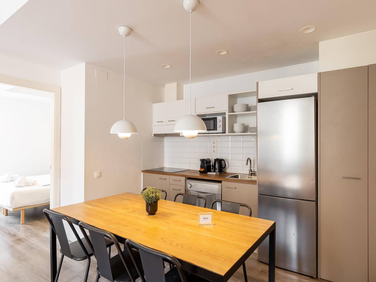 Apartamento de férias inteiro, Apartamento Deluxe De Tres Dormitorios in Centro Barcelona, Barcelona