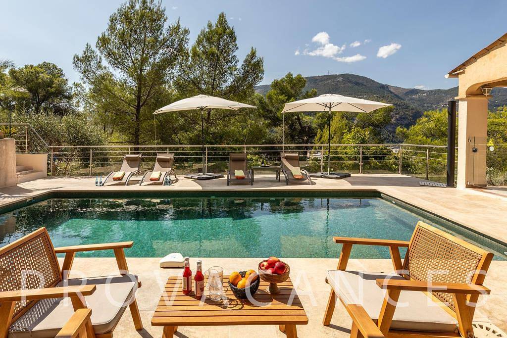 Holiday house with pool in Castagniers near Nice in Castagniers, Nice region