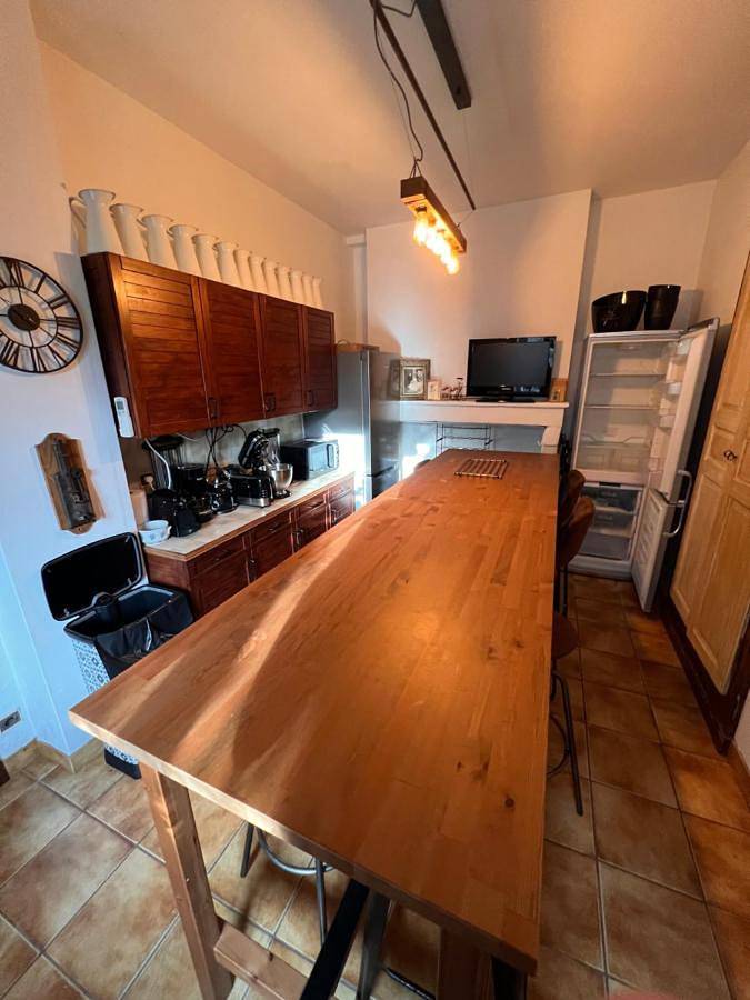 Five-Bedroom House in Léré, Région de Bourges