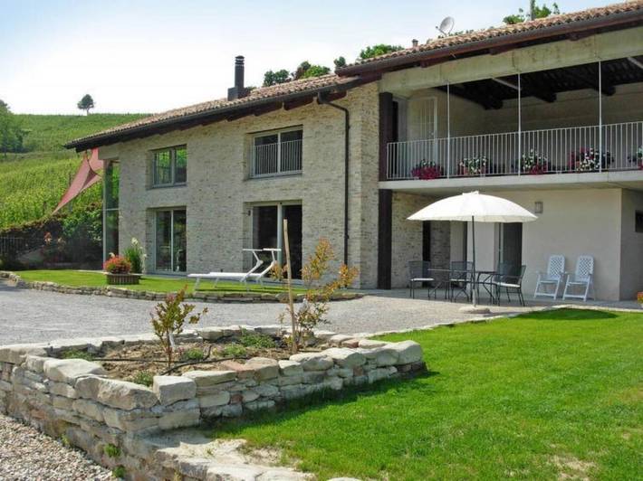 Location de vacances pour 6 personnes, avec jardin et vue à Serralunga d'Alba - 2