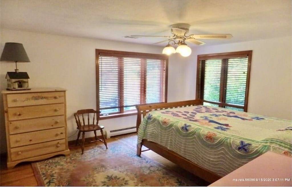 Walk to the beach! Luxuriate in an outdoor sauna in Biddeford, York County