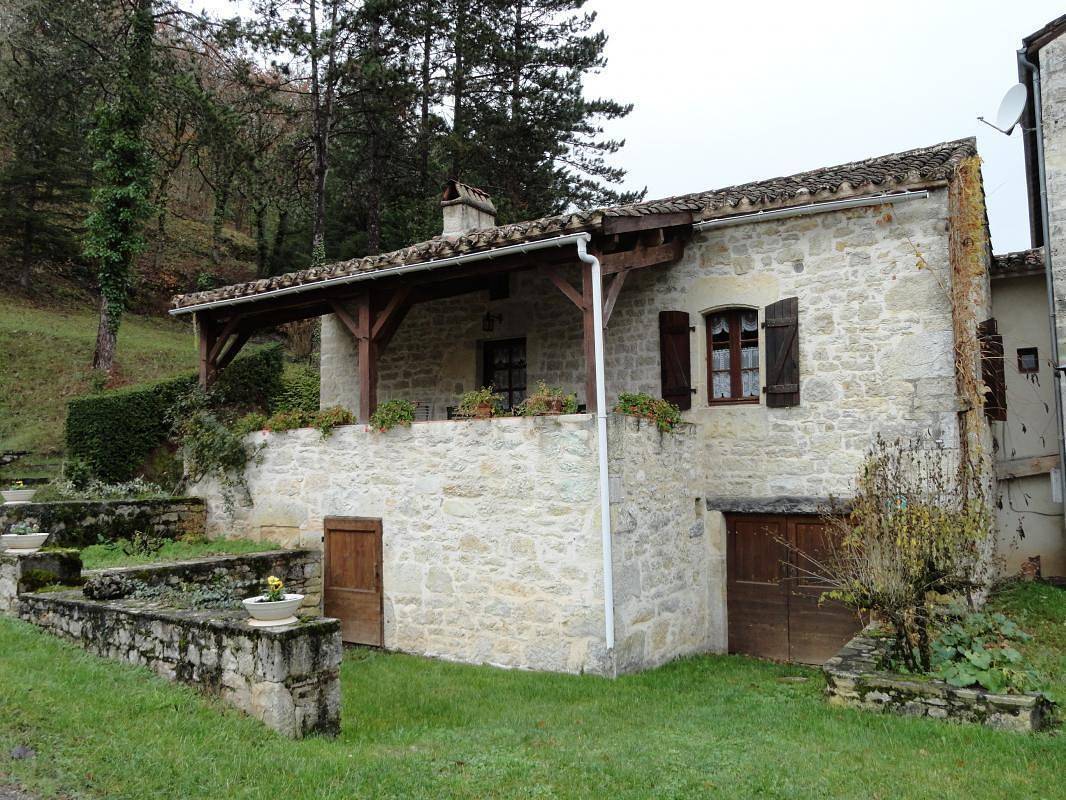 Casa de huéspedes para 4 personas con terraza in Valroufié, Macizo Central