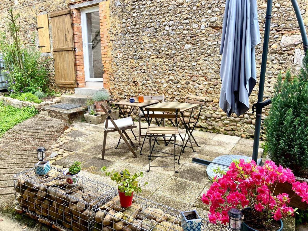 Double Room with Private Bathroom in Samadet, Landes