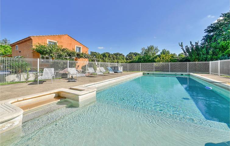 Location de vacances pour 11 personnes, avec piscine ainsi que jardin et terrasse, adapté aux familles à Saint-Martin-de-Crau - 3