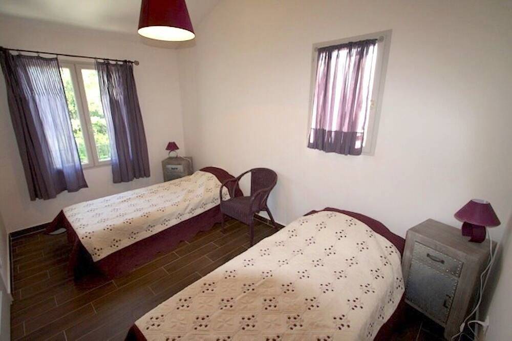Family-friendly, Cozy and Peaceful Villa with Pool in Apt en Luberon, Provence in Apt, Regionaler Naturpark Luberon