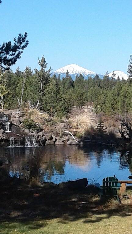 Vacation house for 4 people, with hot tub and terrace as well as yard in Oregon