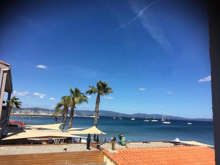 Hôtel pour 2 personnes, avec jardin ainsi que sauna et vue dans Plage Des Pesquiers Hyeres - 3