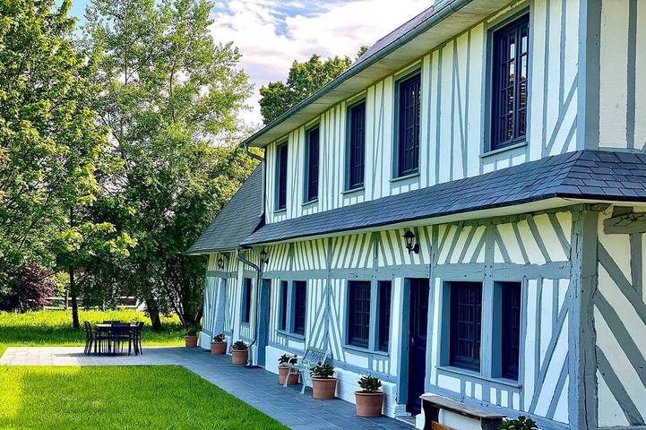 Gîte pour 10 personnes, avec jardin à Saint-Symphorien (Eure)