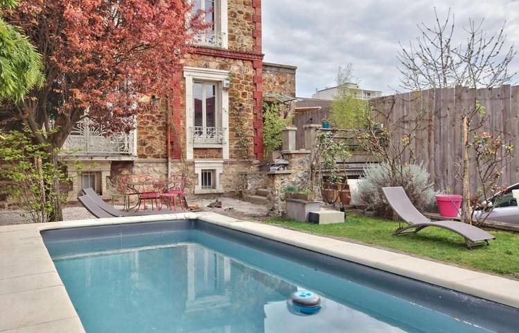 Maison d’hôte pour 2 personnes, avec Terrasse et Jardin ainsi que Piscine et Vue