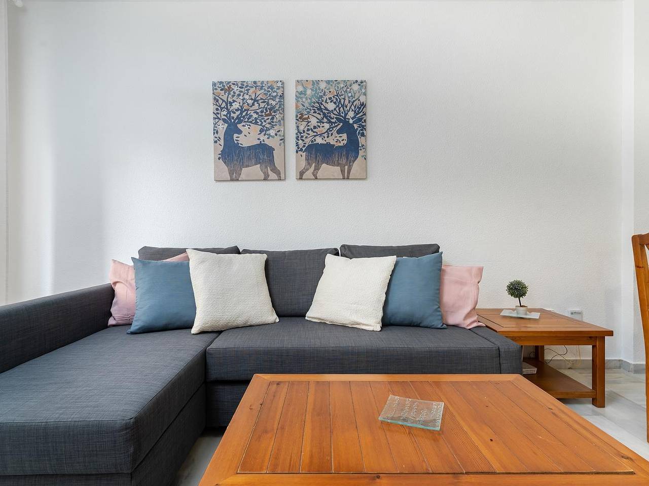 Appartement de vacances entier, 1BR confortable avec piscine, parking et terrasse près de Torremolinos in Torremolinos Centre, Torremolinos