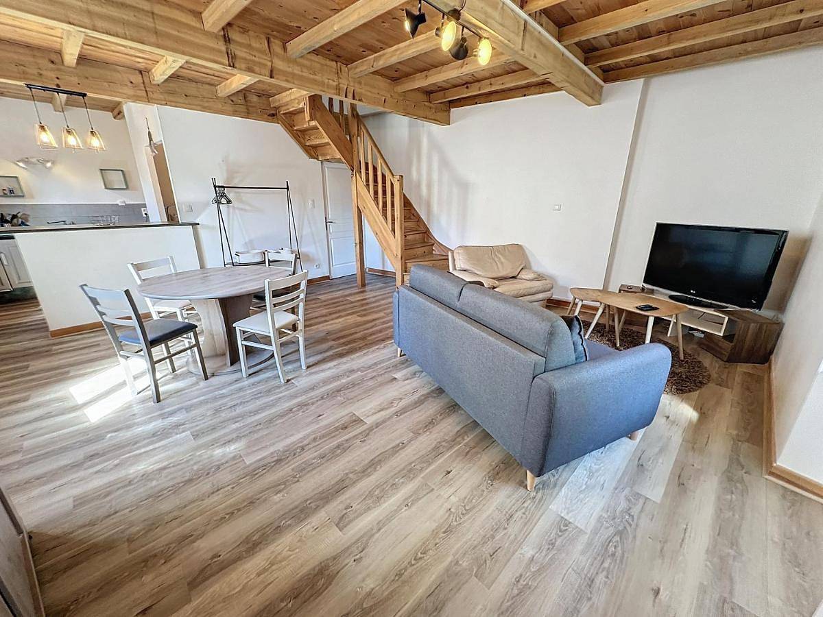 Appartement entier, Two-Bedroom Apartment in Saint-Gaudens, Haute-Garonne