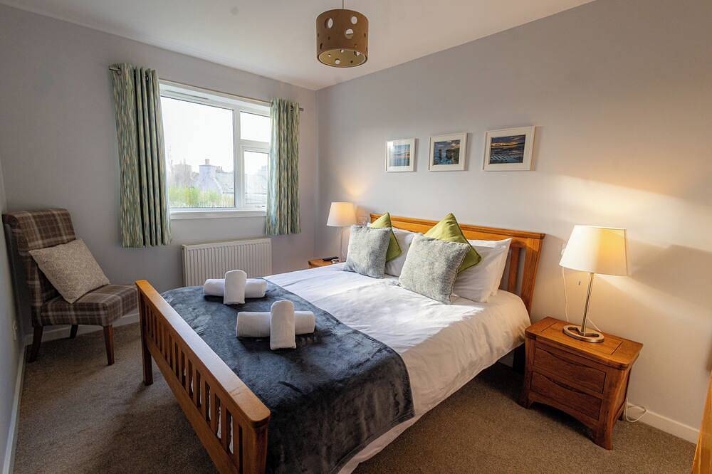 Havrock with harbour view near town centre in Orkney Inseln