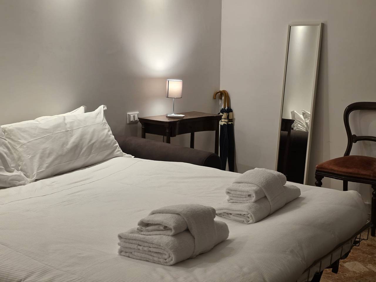 Stendardi's House - Stanza 1 Bagno Esterno in Roma, Provincia di Roma