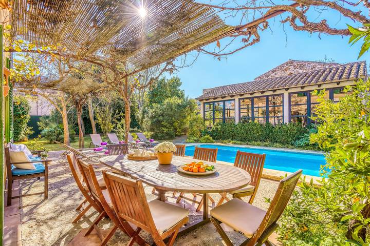 Spacious Holiday Home “Can Casta” with Pool, Wi-Fi, Terrace & Garden in Petra, Majorca Center