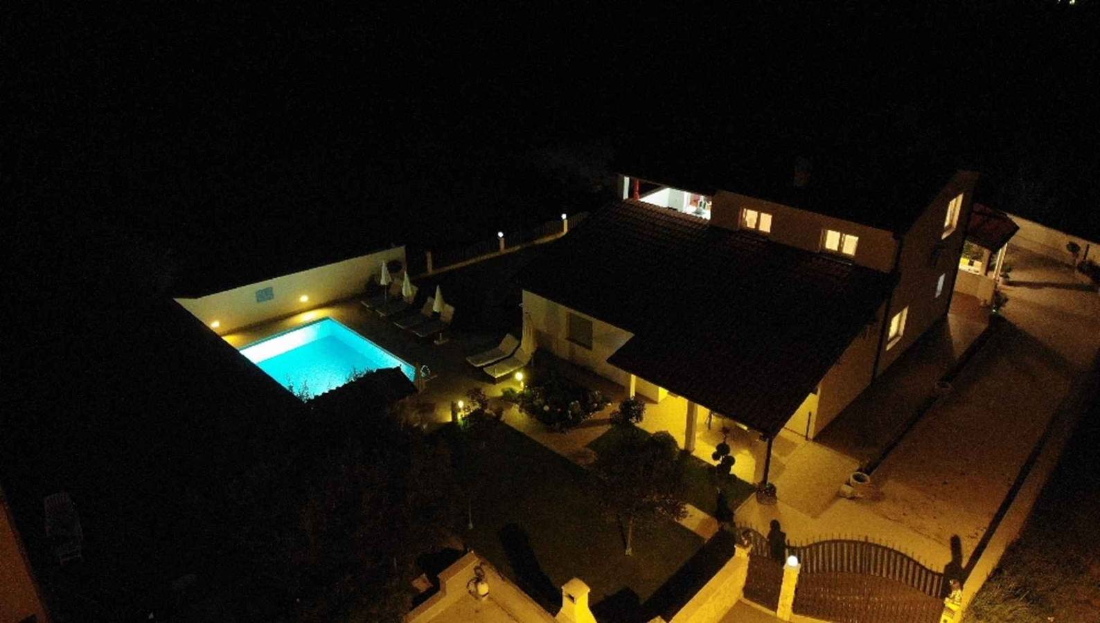 Ganze Ferienwohnung, Ferienwohnung mit Terrasse und Pool  in Kaštel (Plovanija), Buje