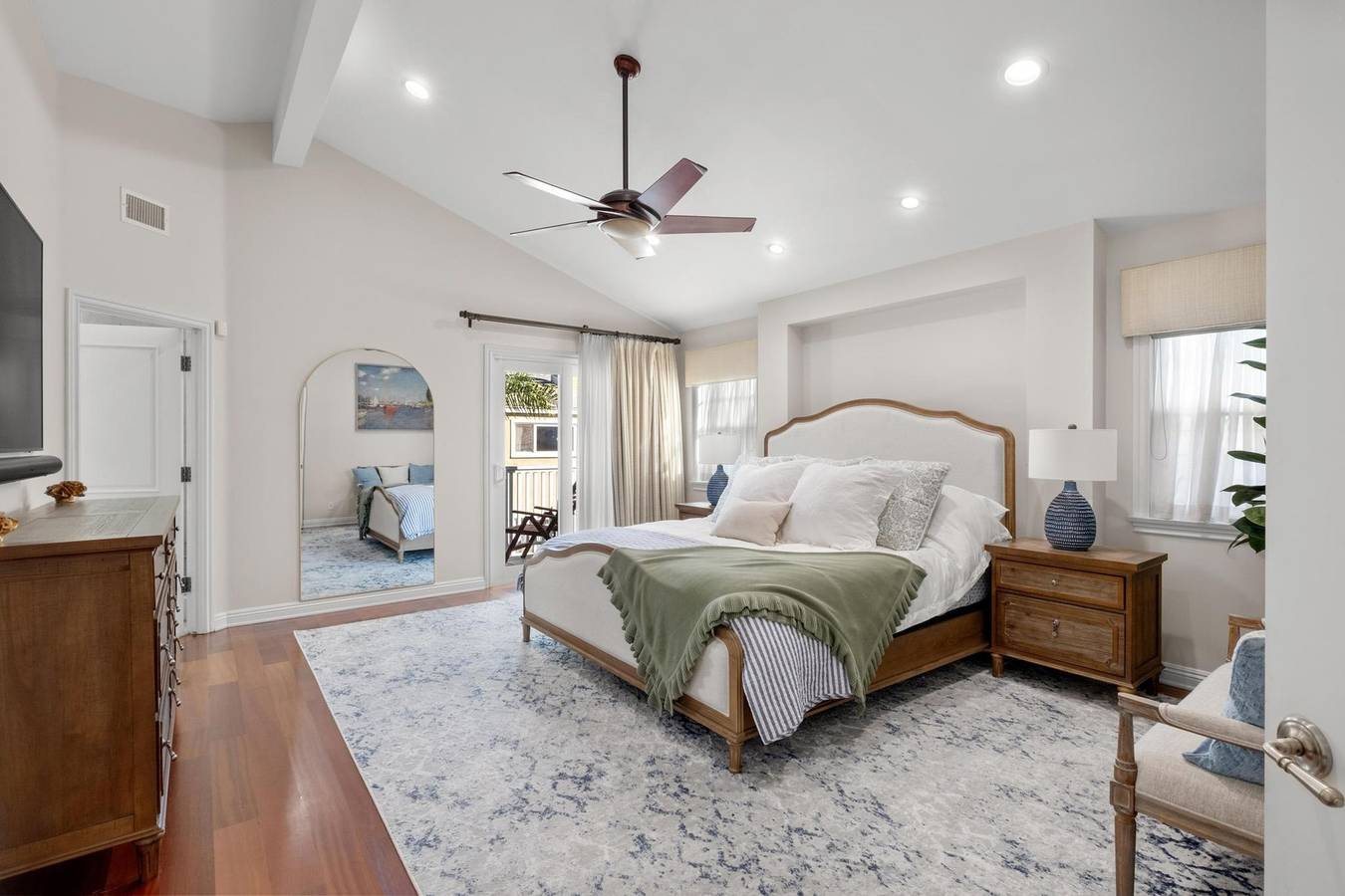 4br Beach House Steps from Sand - Ac Parking Bbq in Hermosa Beach, Los Angeles County