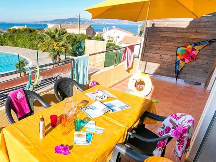 Ferienhaus für 4 Personen, mit Kinderpool und Balkon in Giens - 2