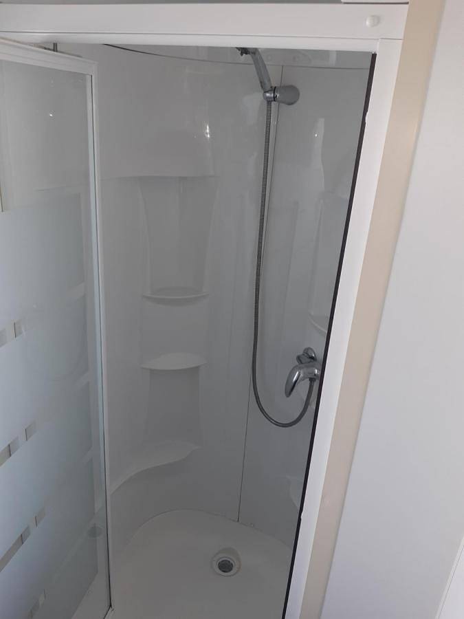 Location de vacances pour 4 personnes, avec terrasse ainsi que jacuzzi et piscine dans Plage des Briantais - 4
