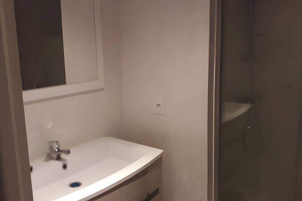 Apartamento entero, Casa de Vacaciones 'Aigueblanche' con Vista a la Montaña y Wi-Fi in Aigueblanche, Savoie