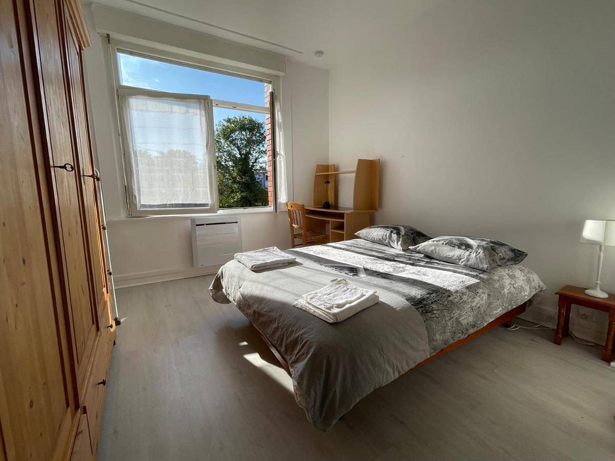 Appartement entier, One-Bedroom Apartment in Mons-en-Barœul, Région de Lille