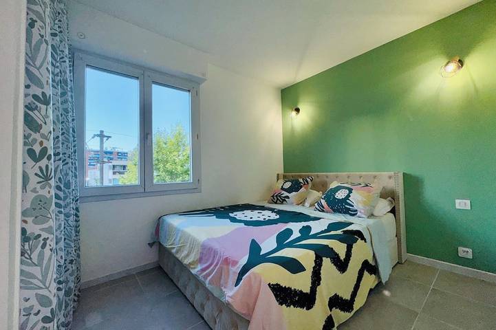 Ganze Wohnung, Golfe-Juan Gem. Serein 2 bedroom apartment with pool and close to the beach in Golfe-Juan, Mittelmeerküste (Frankreich)