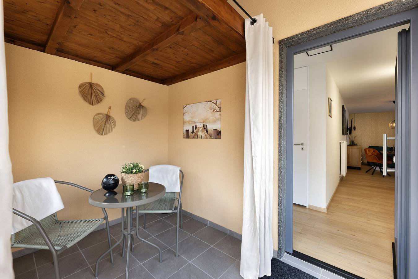 Entire apartment, Apartment '2' with Private Terrace and Wi-Fi in Herbolzheim, Southern Black Forest