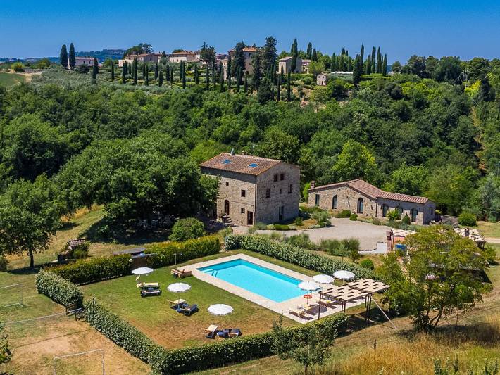 Casa de vacaciones para 12 personas, con terraza y vistas además de piscina y jardín - 1