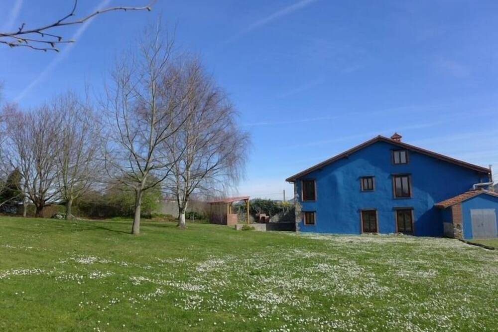 Casa El Portón - country house in Miengo (Cantabria), Northern Spain in Miengo, Cantabrian Coast