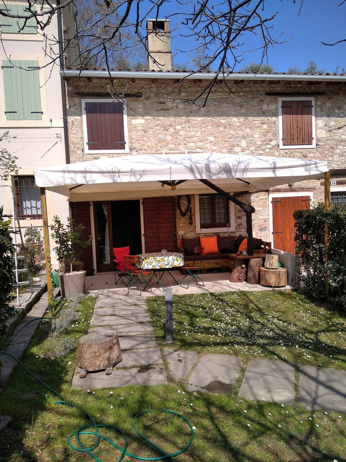 Regarda-Wunderschöne Landhaus" Nocino 1",Umarmt von Weinbergen und Olivenbäumen in Lazise, Gardasee-Berge