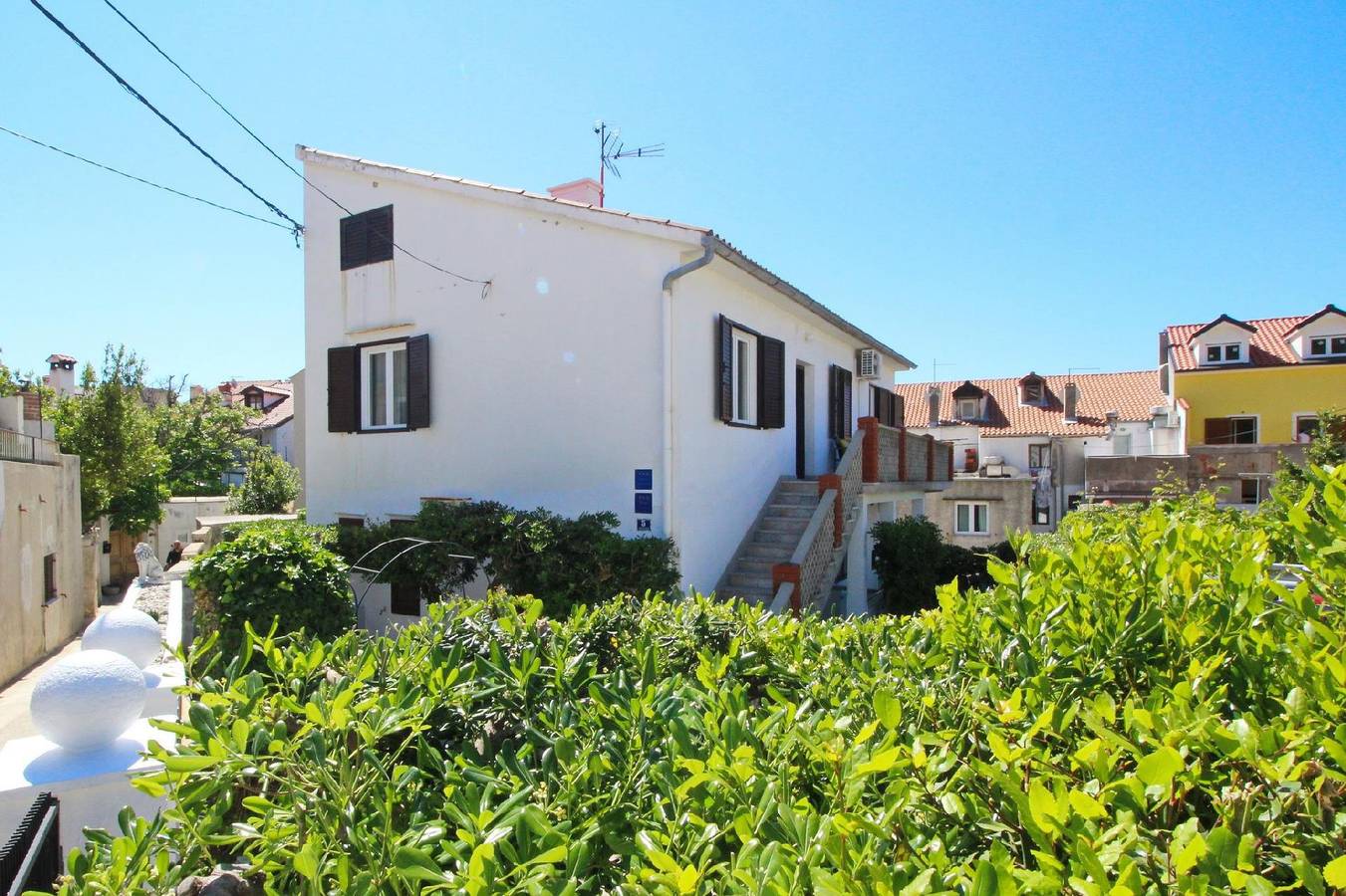 Ganze Ferienwohnung, Charmante Ferienwohnung in Baška mit Eigener Terrasse in Baska, Krk
