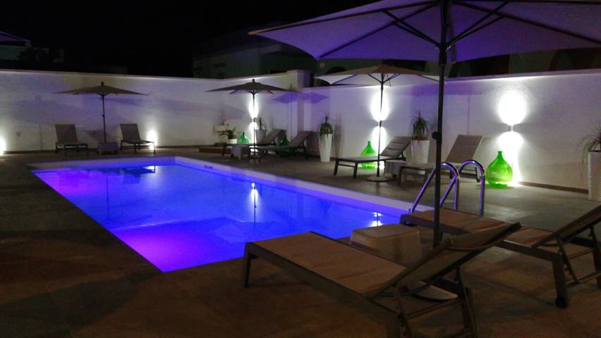 Appartamento intero, Appartamento "Elite Luxury Residence 2" con vista mare, piscina, Wi-Fi e terrazza in Racale, Golfo di Taranto