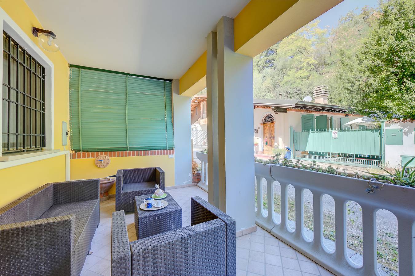 Ganze Wohnung, Suite Perla Salò Terrace 100m from Lake in Salò, Gardasee-Berge
