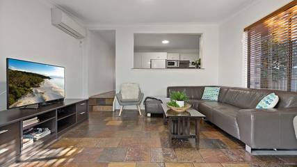 Holiday Home for 10 People in Vincentia, Jervis Bay, Photo 2