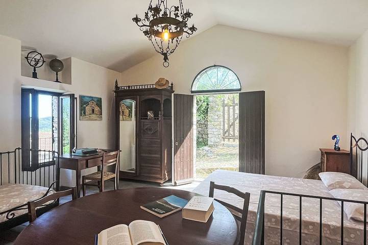 Location de vacances pour 7 personnes, avec jardin à Lucinasco - 2