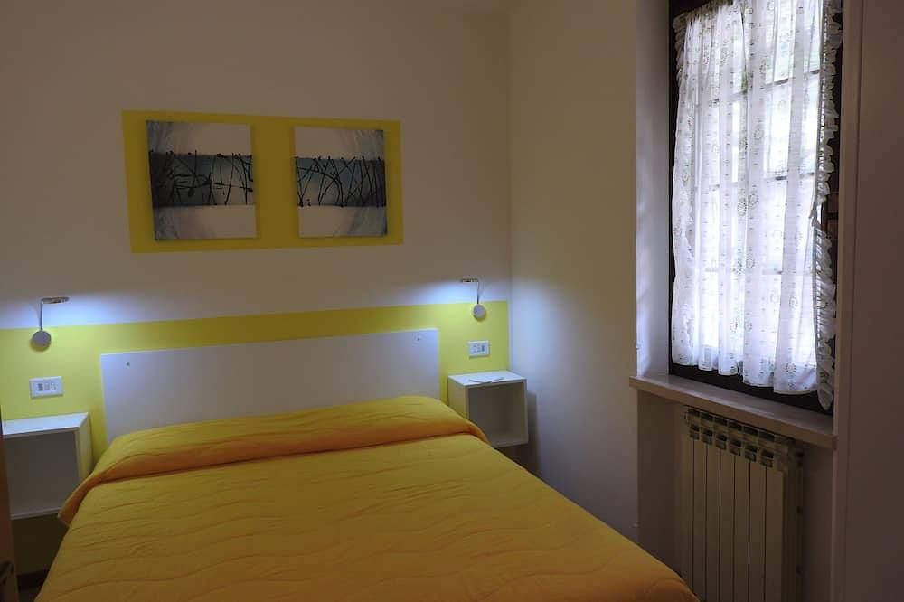 Ganze Wohnung, Apartment mit 5 Betten, Balkon mit Seeblick, kostenlose Parkplätze in Cassone di Malcesine, Malcesine