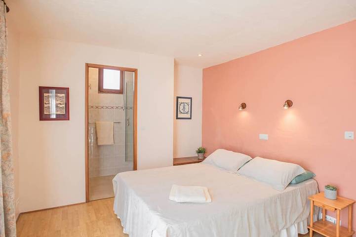 Location de vacances pour 2 personnes, avec jardin à Roquecor - 2