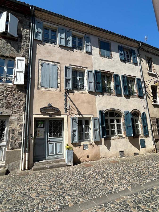 Standard Double Room with Shared Bathroom in Brioude, Haute-Loire