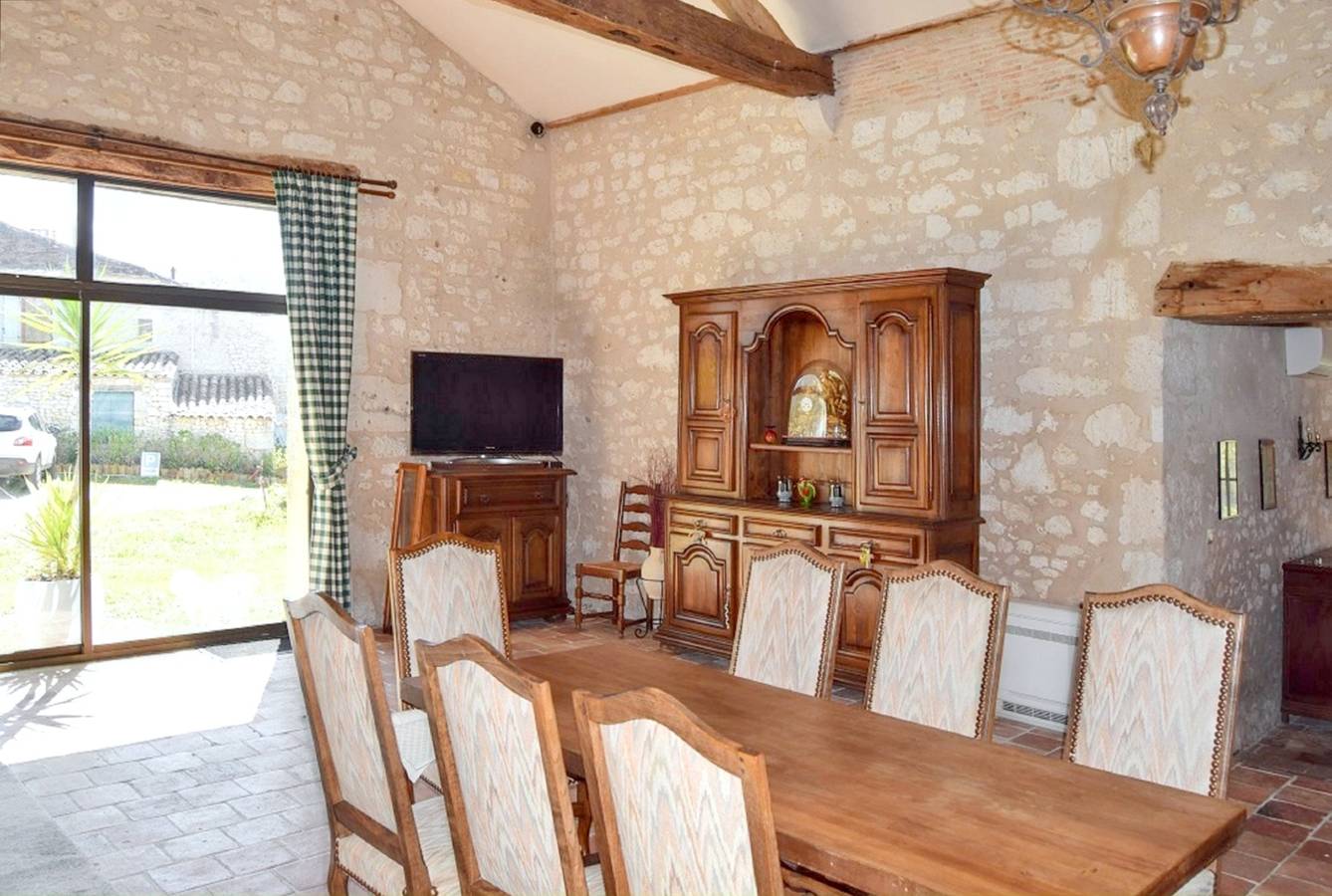 Charmantes Haus in Monestier mit Pool und Whirlpool in Thénac, Périgord Pourpre