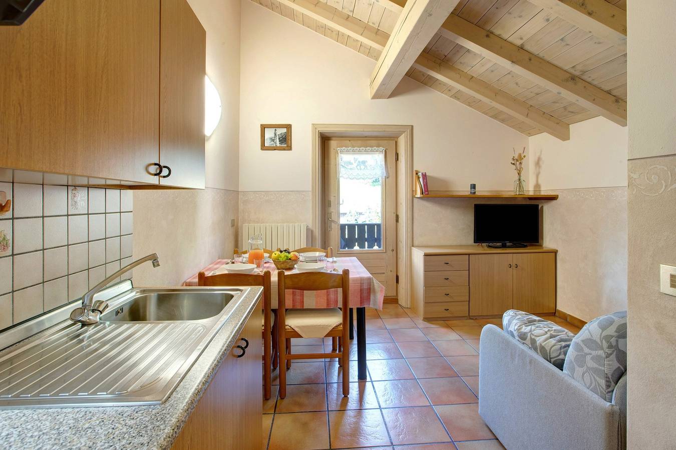 Ganze Wohnung, Ferienwohnung 'Appartamenti Lorenza 3 Baite Giotto' mit Bergblick, Gemeinschaftsgarten und Wlan in Livigno (Stadt), Livigno