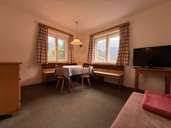 Apartment „Piz Duleda – Alpine“ mit Bergblick, privater Terrasse und Wlan