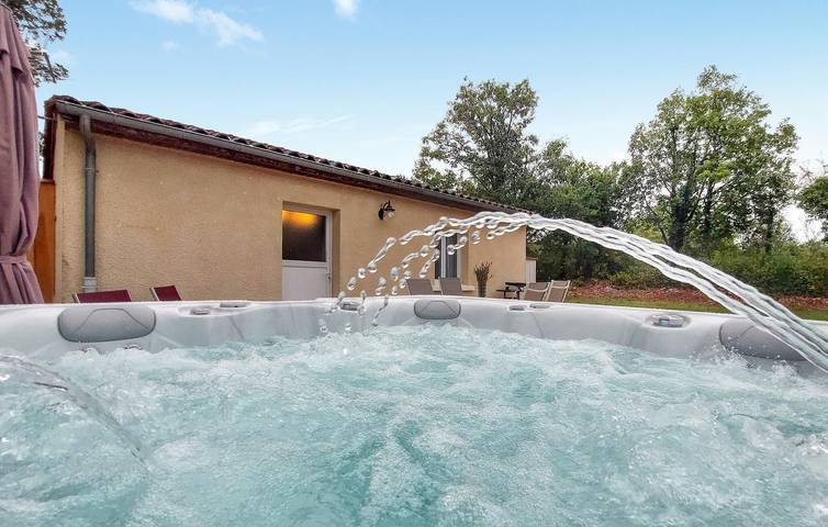 Location de vacances pour 4 personnes, avec terrasse et jardin, adapté aux familles à Saint-Martial-de-Nabirat - 2