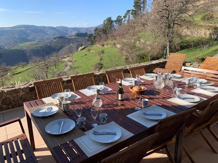 Deluxe Villa in Saint-Sauveur-de-Montagut, Parc naturel régional des Monts d'Ardèche
