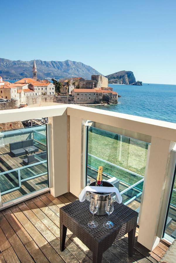 Hôtel pour 6 personnes, avec piscine et vue ainsi que terrasse et sauna à Budva - 4