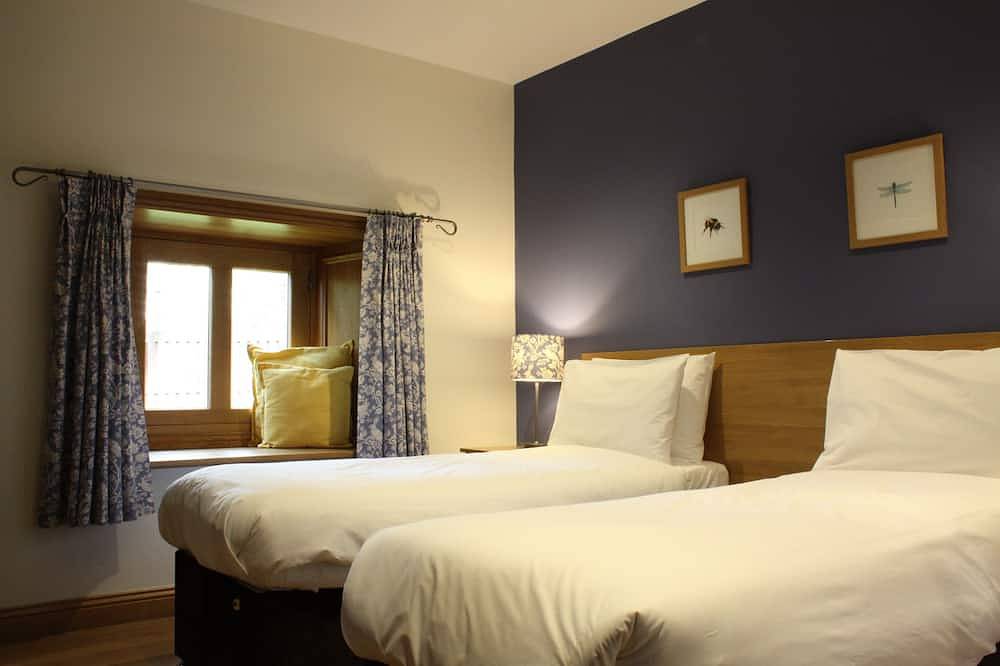Unsliven Bridge Farm - sleeps 15 guests  in 7 bedrooms in Stocksbridge, Sheffield